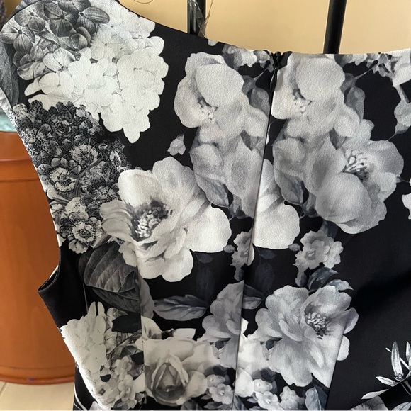 Floral Pattern black/grey dress - Picture 2 of 4